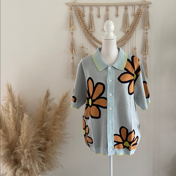 WESC short sleeve knit cardigan daisies polo collar button front blue orange M - Picture 2 of 14